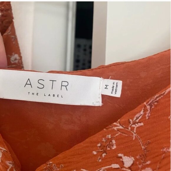 ASTR THE LABEL LONG SLEEVE SWEETHEART TOP, MEDIUM - Picture 2 of 3